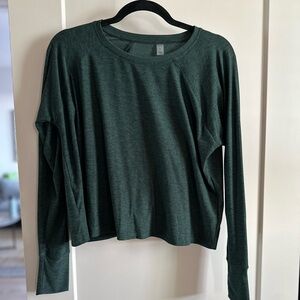 NWOT Beyond Yoga Featherweight Long Sleeve T-Shirt
